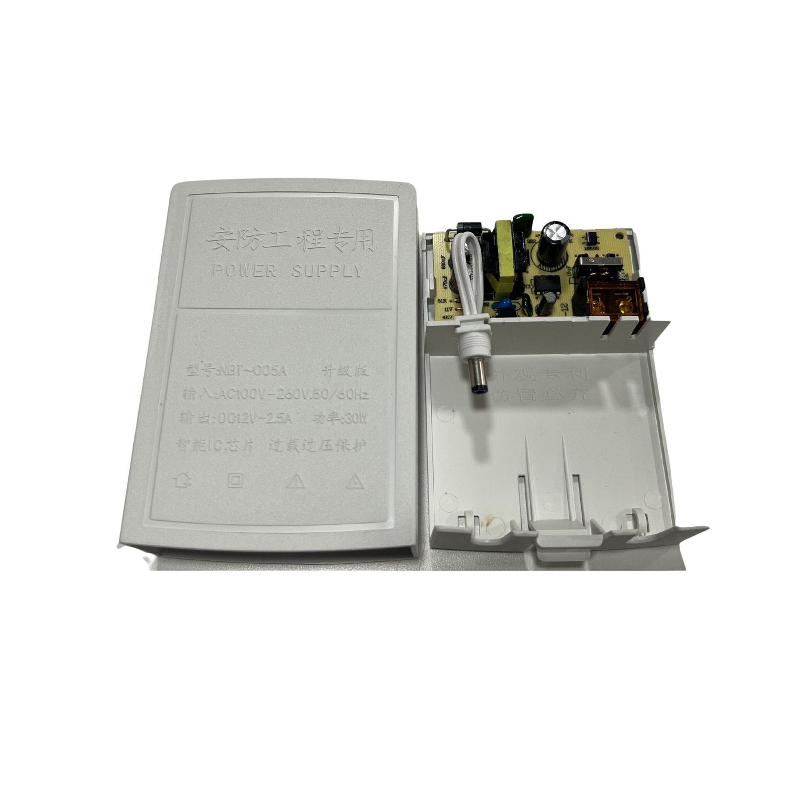 Fuente De Poder 12v 2.5amp Exterior para CCTV y Tiras Led